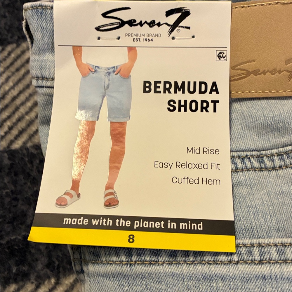Seven7 Light Wash ( Lynx) Denim Mid-Rise Women’s Shorts - Picture 8 of 15